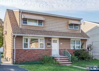 Building Photo - 15 Bernice Pl