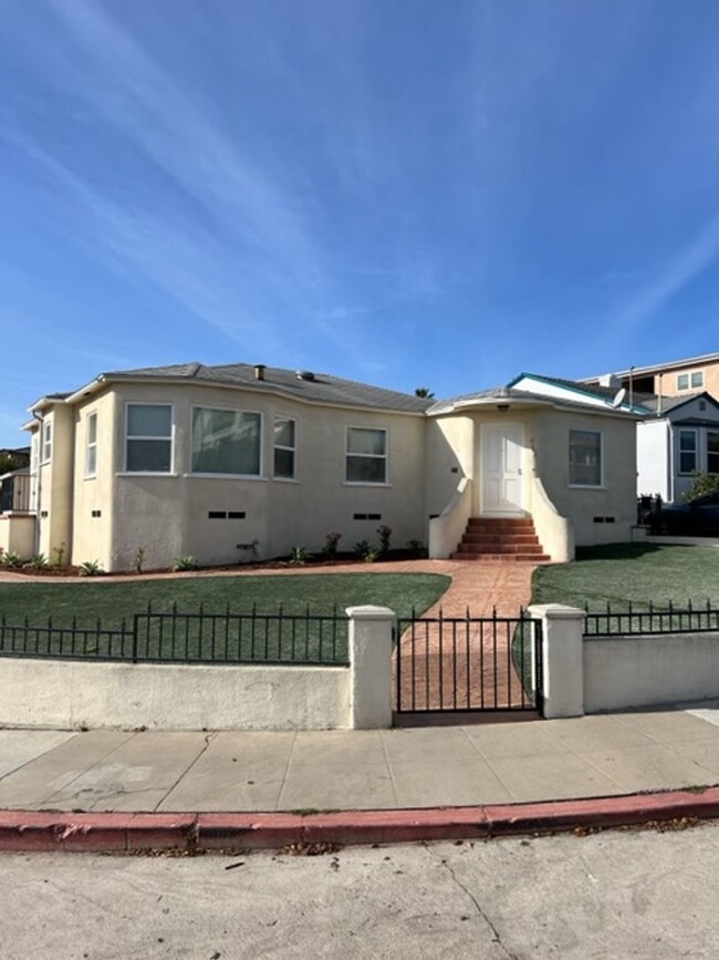 Foto del edificio - House for Rent in Point Loma