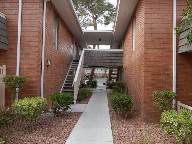 Foto del edificio - Fabulous 1st Floor Condo with 1 Bedroom, 1...