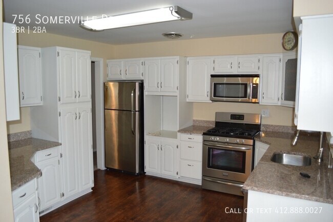 Foto del edificio - Beautifully renovated 3 Bedroom in Upper S...
