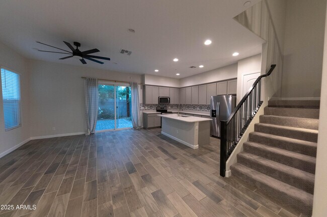 Foto del edificio - 3033 N 37th Wy