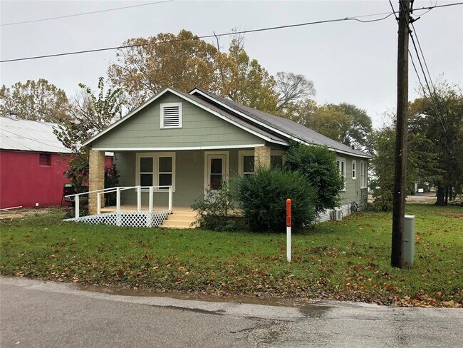 Building Photo - 115 W Stewart St