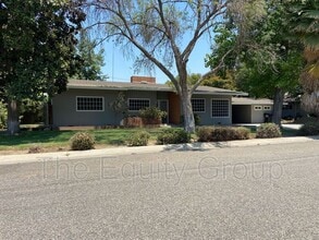 Building Photo - 1434 W Feemster Ave