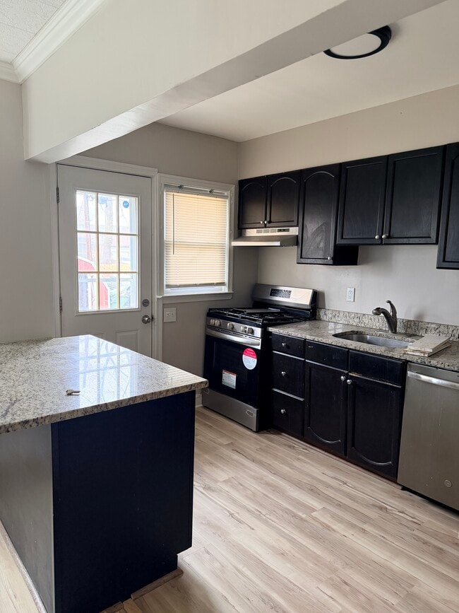 Building Photo - 1416 E Cold Spring Ln