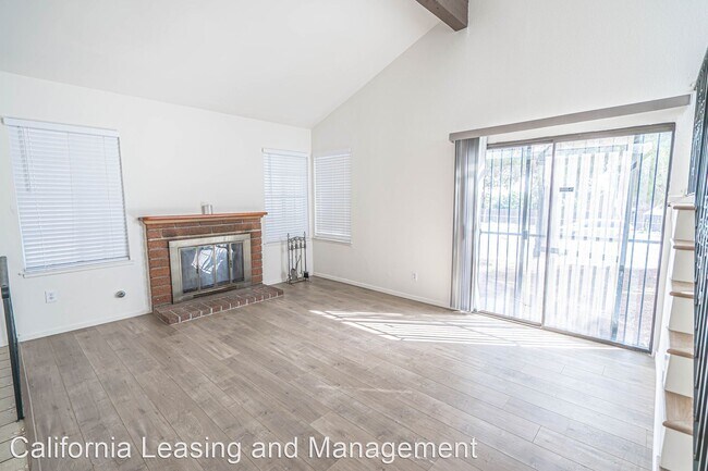 Foto del edificio - 3 br, 2.5 bath House - 15729 Foothill Boul...