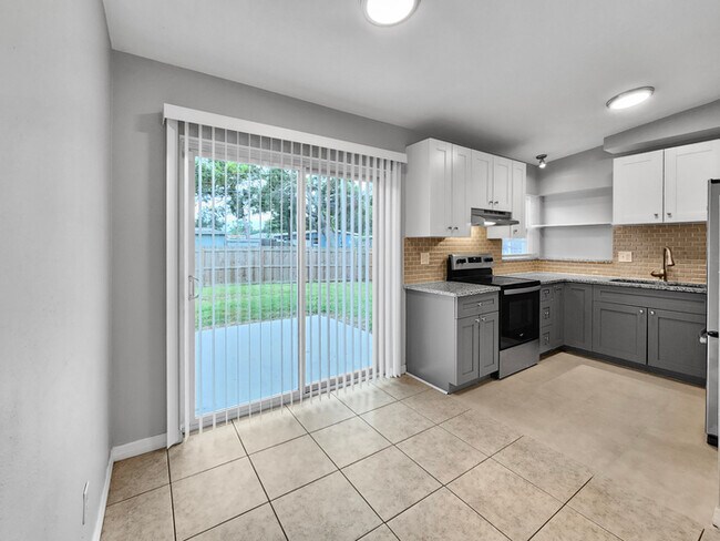 Foto del edificio - 3290 Hillsdale Ave