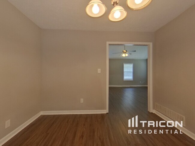 Building Photo - 34 Paradise Way