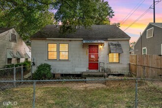 Building Photo - 1551 Summers St