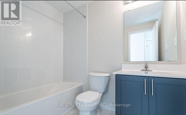 Photo du bâtiment - 1585 Rose Way