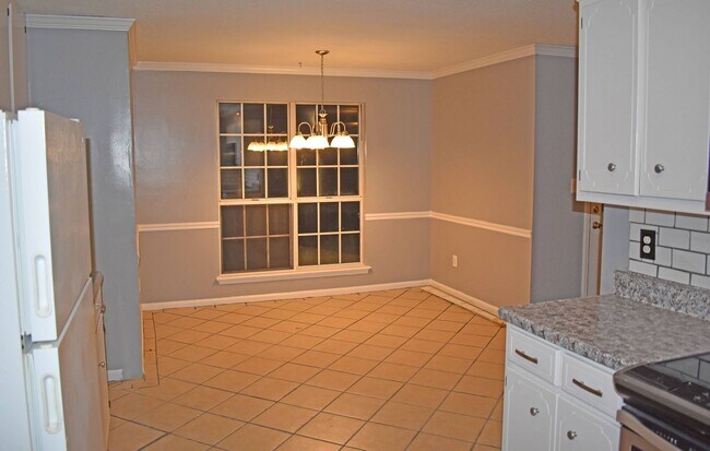 Building Photo - 4329 Parkwood Dr