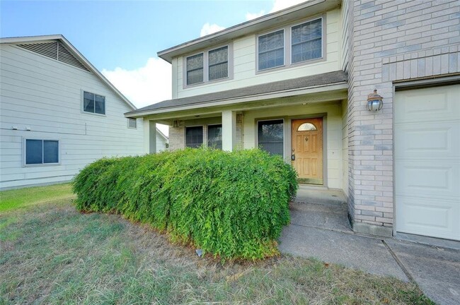 Building Photo - 1704 Primrose Ln
