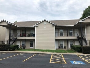 Building Photo - 1766 N Gregg Ave