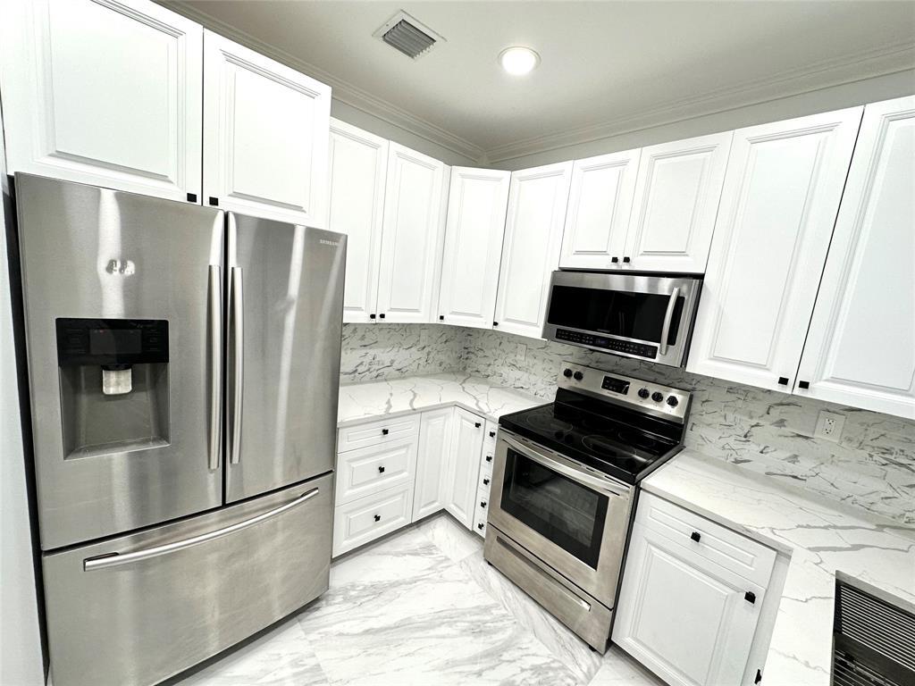 Primary Photo - 721 NW 170th Ter