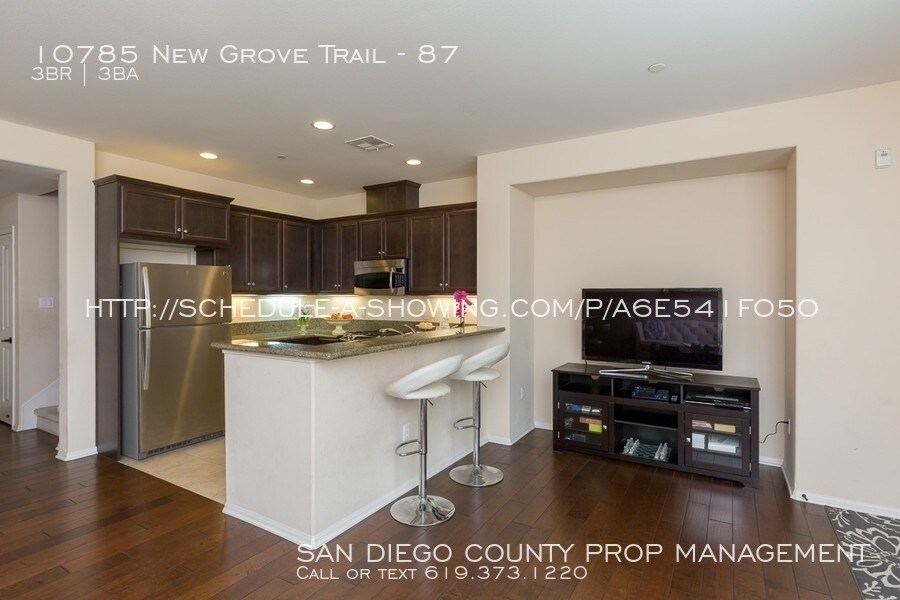 Primary Photo - Upgraded townhome in Highlands Village