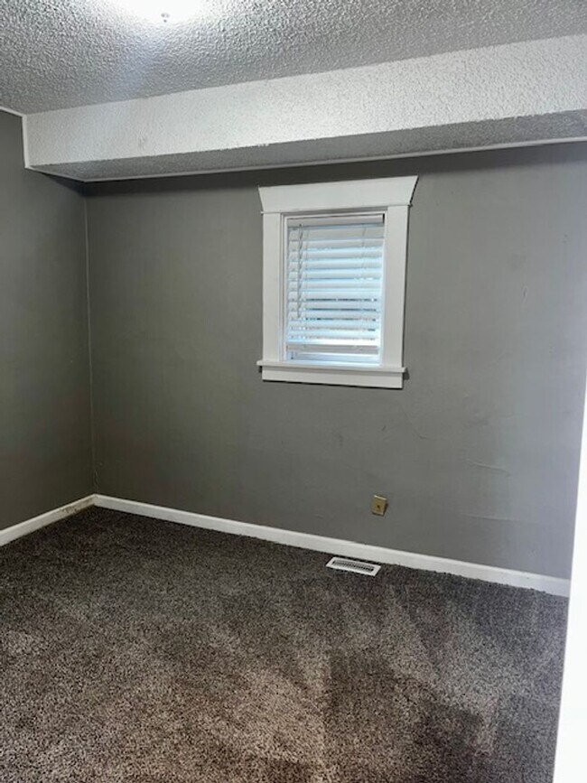 Foto del edificio - 2 Bed 1 Bath Unit Available in Perry Distr...