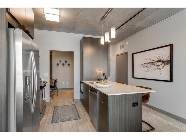 Building Photo - 315 1st Ave NE