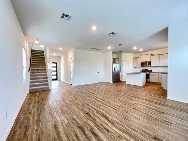 Building Photo - 118 Canley Lp
