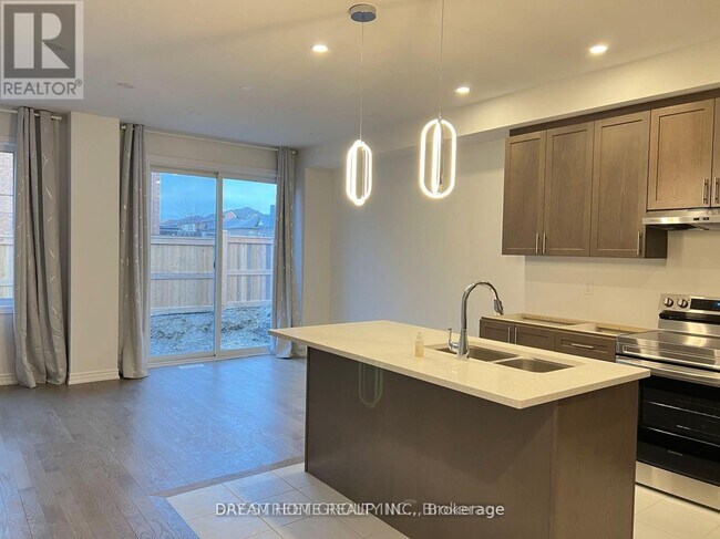 Photo du bâtiment - 8 Brofarm Ln