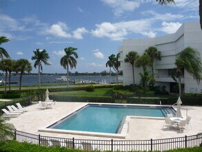 Building Photo - 3701 S Flagler Dr