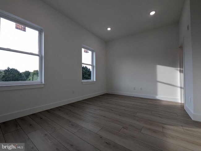 Building Photo - 147 N Gross St