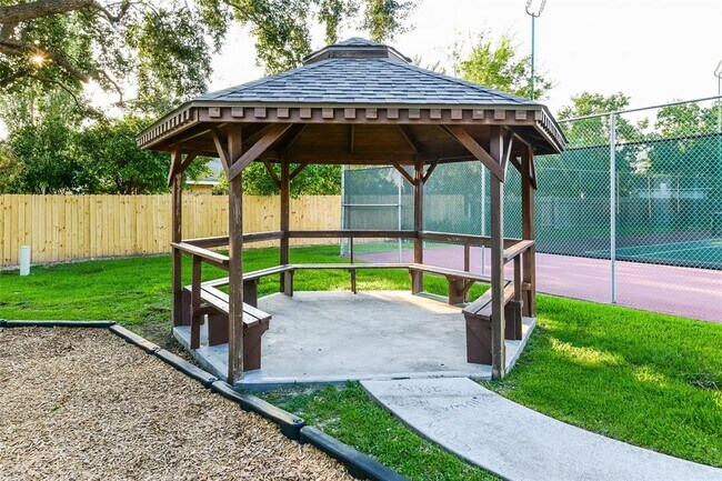 Foto del edificio - 13602 Chimney Sweep Dr