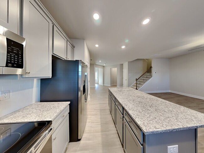 Foto del edificio - Beautiful Townhome 3 Bedroom 2.5 Bath Located in Canton, GA!!