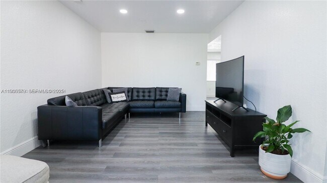 Foto del edificio - 15330 SW 134th Pl