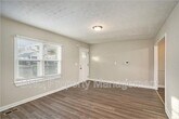 Foto principal - 1915 E Farris Ave