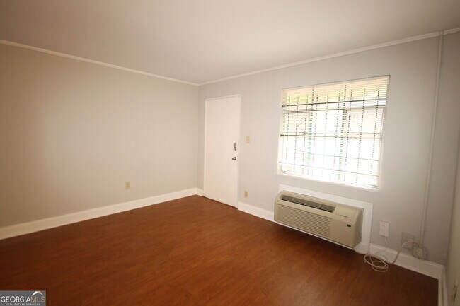 Foto del edificio - 758 St Charles Ave NE