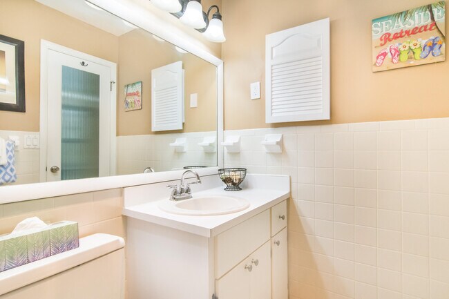 Building Photo - 751 Ocean Dr