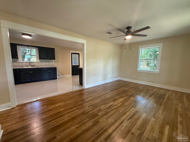 Foto del edificio - 5837 Berryhill Rd