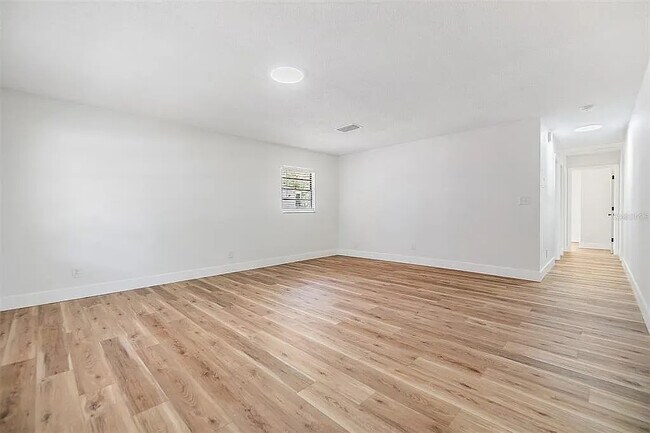 Foto del edificio - 8107 N 11th St