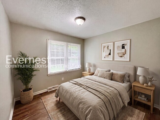 Foto del edificio - Home with Fenced Yard and Off-Street Parking / 3 Bed, 2.5 Bath / Voucher Accepted / Pet-friendly ...