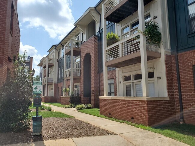 Foto del edificio - South End condo 1 Bedroom/1 Bath close to everything!