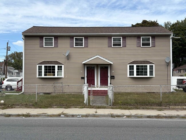 Building Photo - 61-63-63 Pelham St