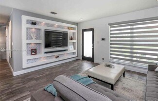 Building Photo - 923 N 14th Ave