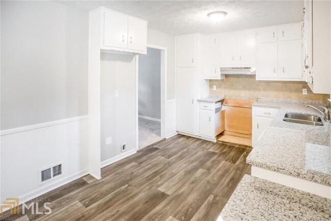 Building Photo - 5275 Cobblestone Way NW