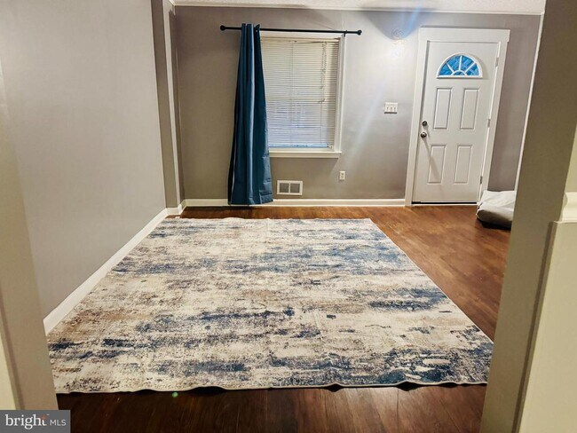 Foto del edificio - 2111 Vailthorn Rd