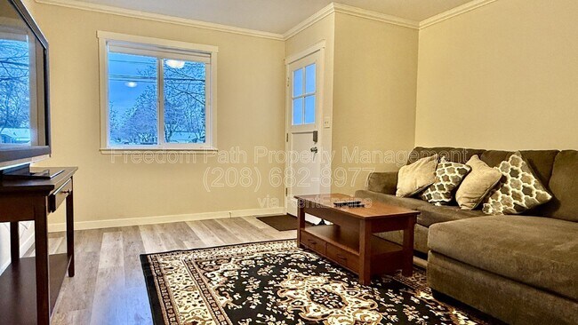 Foto del edificio - 208 E Harrison Ave