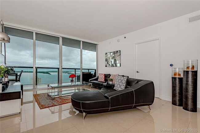 Building Photo - 465 Brickell Ave