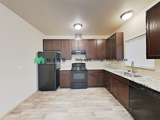 Building Photo - 708 N 29th Ave