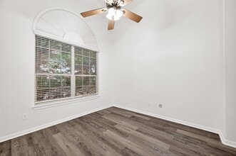 Building Photo - 13006 Rose Landing Dr