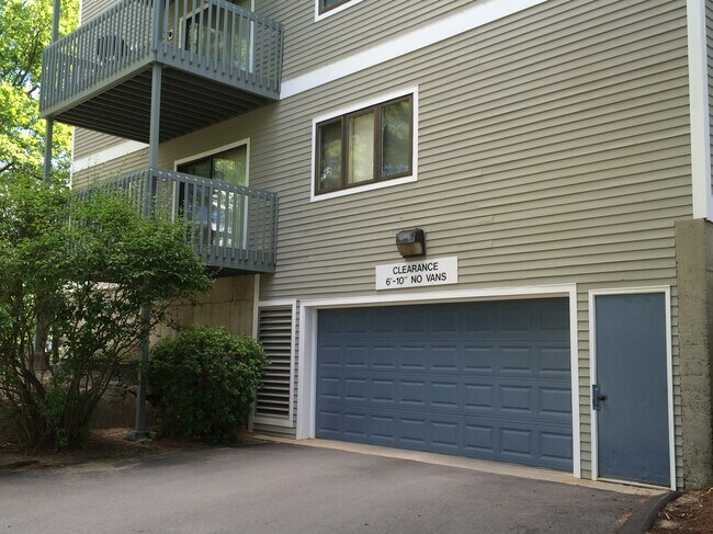 Foto del edificio - 30 Ledgewood Hills Dr