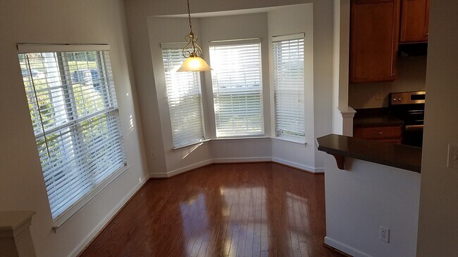 Foto del edificio - 3 bed, 2.5 Bath 1440sf End-Unit Henrico To...
