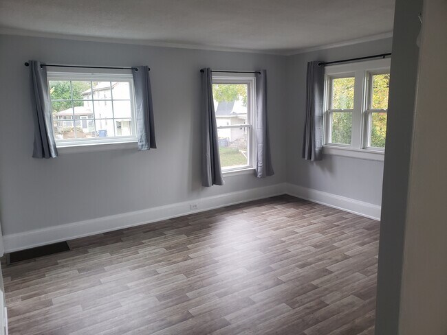 Livingroom - 756 Clancy Ave NE