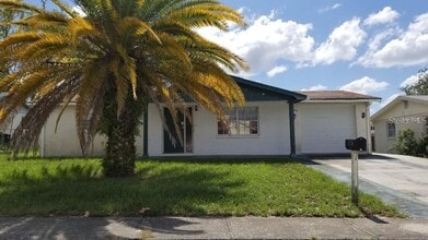 Building Photo - 7804 Blackstone Dr