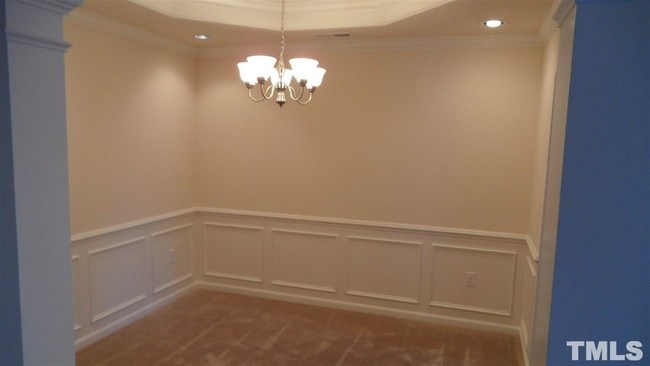 Building Photo - 435 Manchester Park Ln