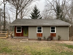 Building Photo - 16 Merlin Way
