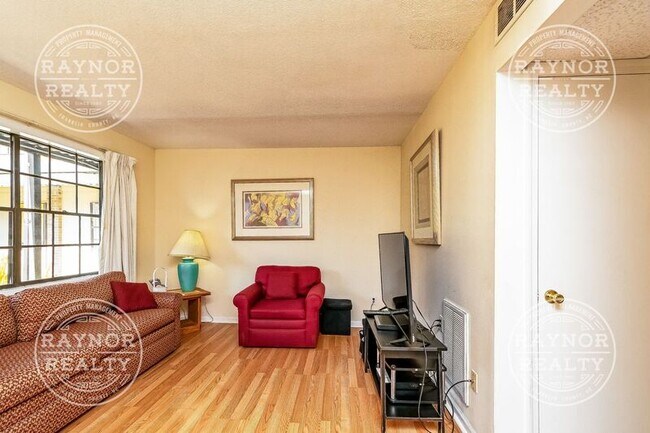 Foto del edificio - 807 W Trinity Ave