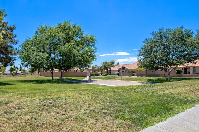 Foto del edificio - Beautiful home in gated community in Ahwatukee now available!